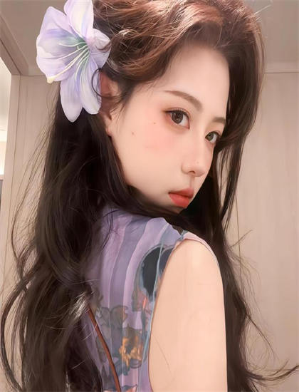 女人下边又肥又大又黑_热吻云端短剧免费观看_无人在线观看视频电视剧免费
